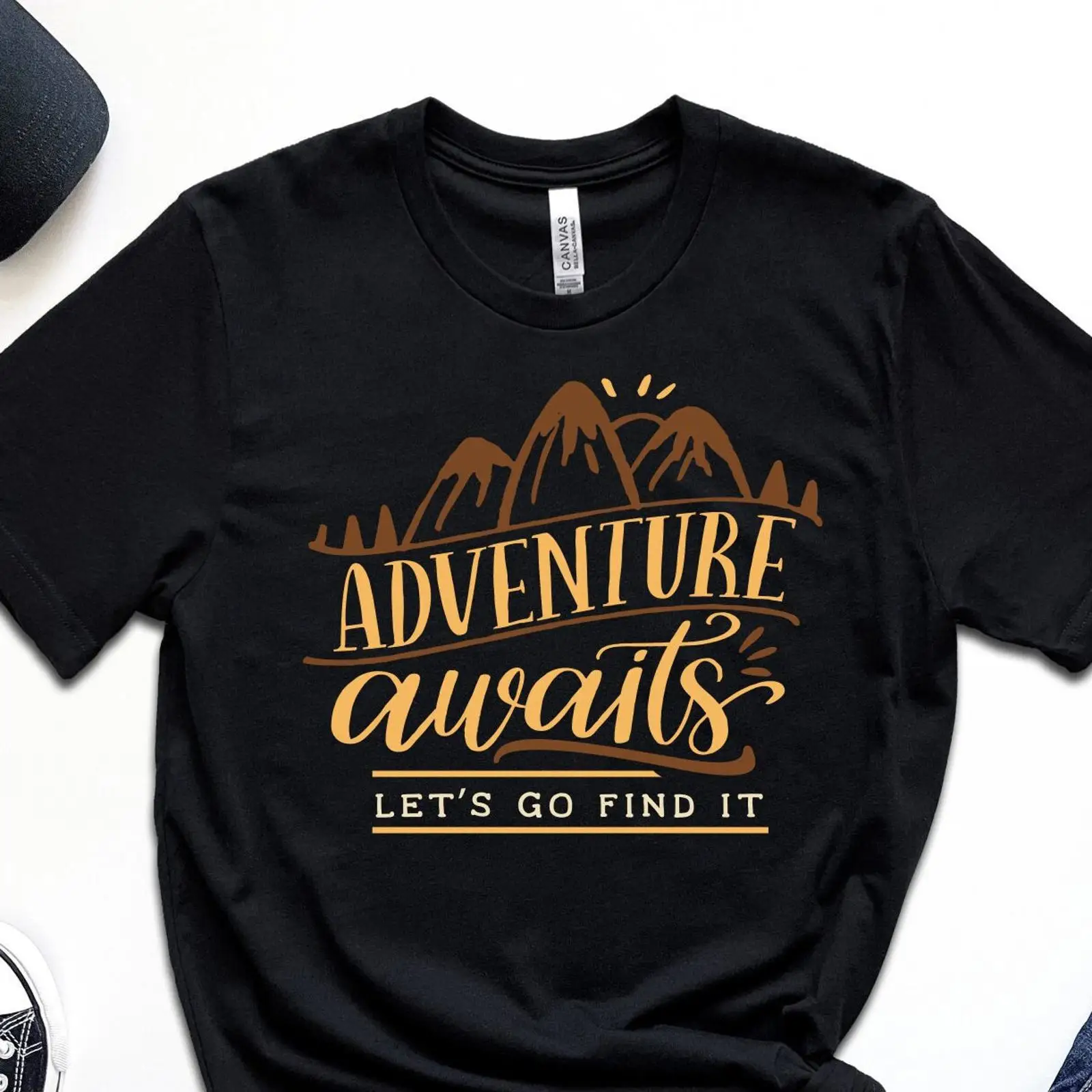 冒険が待っています マウンテンTシャツ ハイキング キャンプ - Outdoor Adventure Vacations For Families のレビューと価格